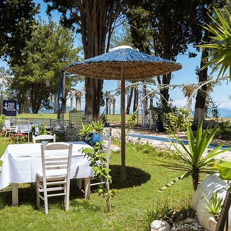 Villa Spiaggia Bianca Dafnila Exteriör bild